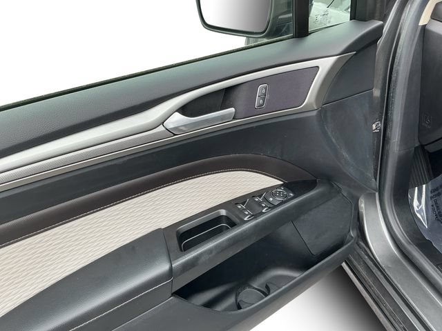 Certified 2019 Ford Fusion SE w/ Equipment Group 151A FWD image 11