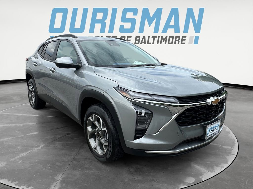 Used 2025 Chevrolet Trax LT w/ Driver Confidence Package