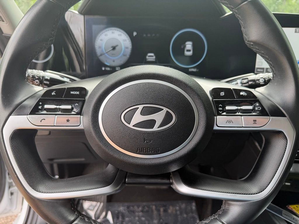 Used 2025 Hyundai Elantra SEL FWD image 22