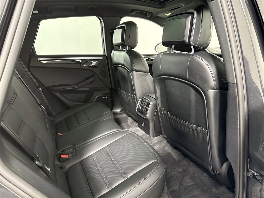 Certified 2021 Porsche Macan S image 25