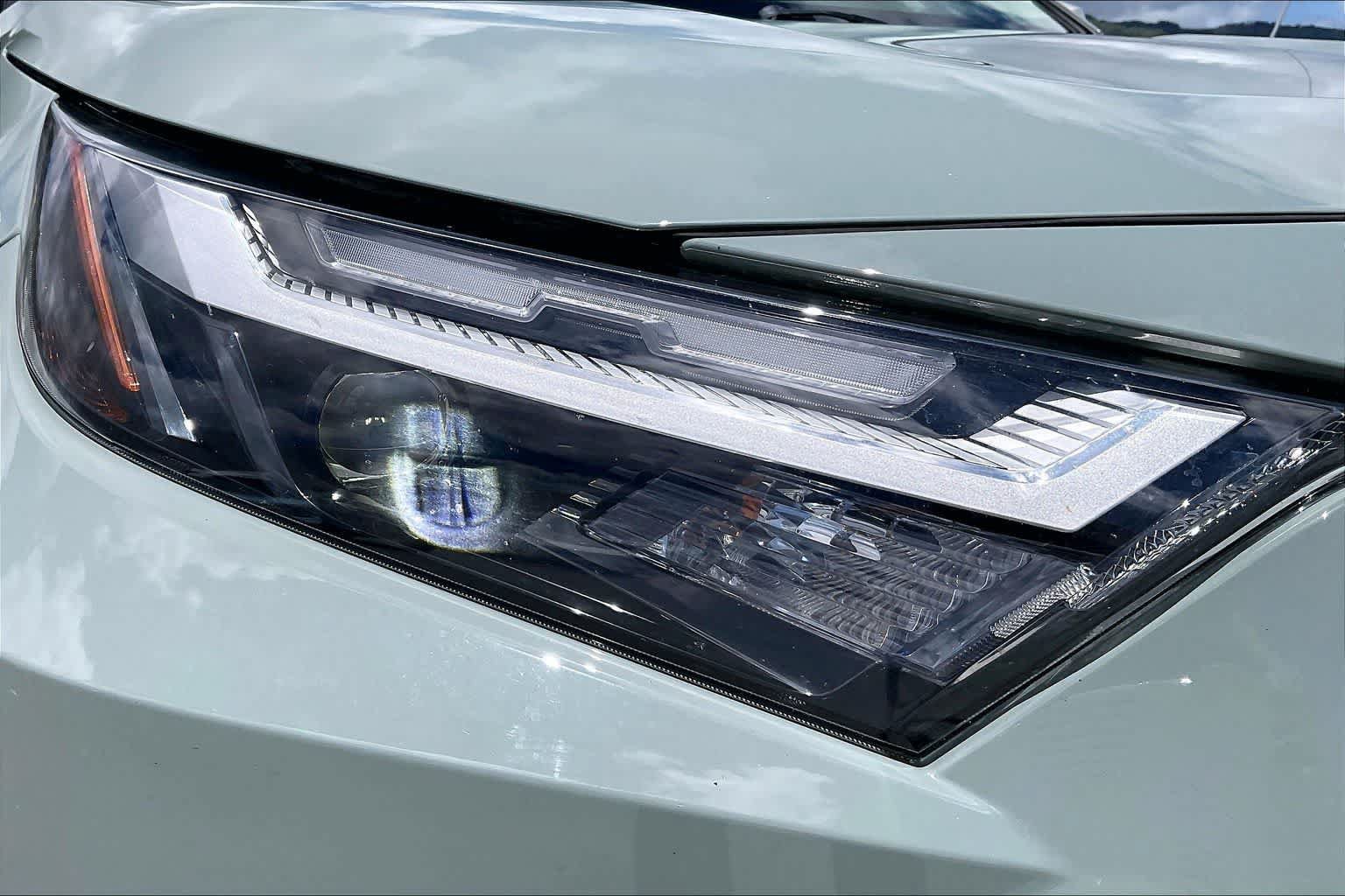 Used 2024 Toyota RAV4 XLE Premium AWD/4WD image 31