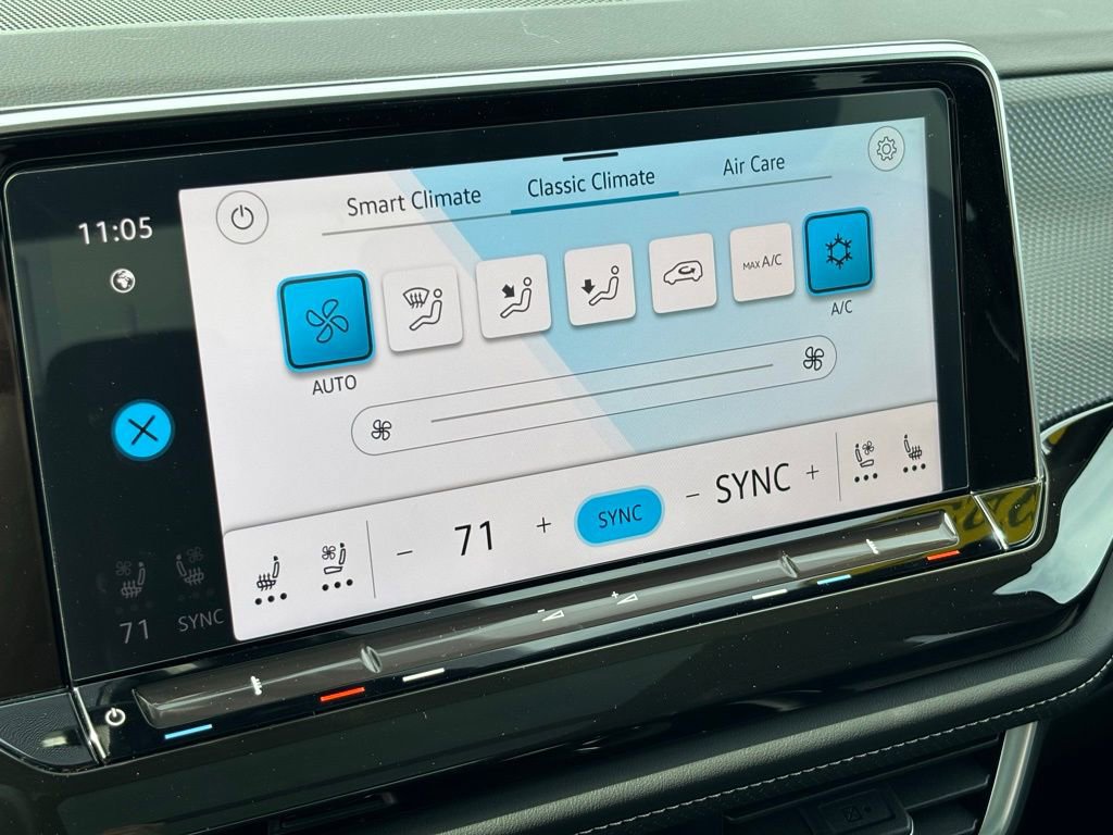 Used 2025 Volkswagen Atlas Cross Sport SEL Premium R-Line AWD/4WD image 35