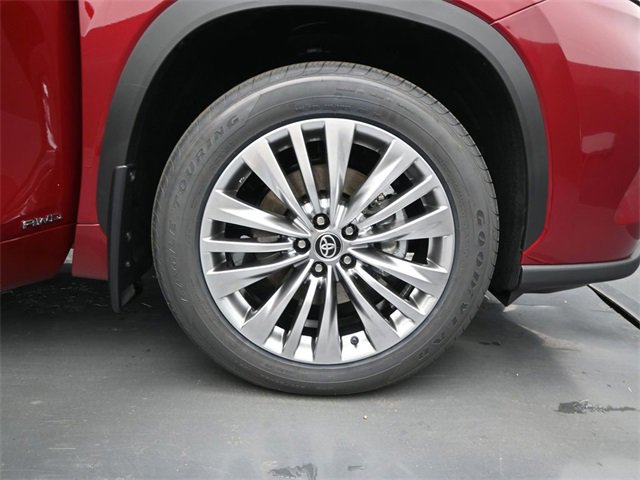 New 2026 Toyota Highlander Platinum image 17