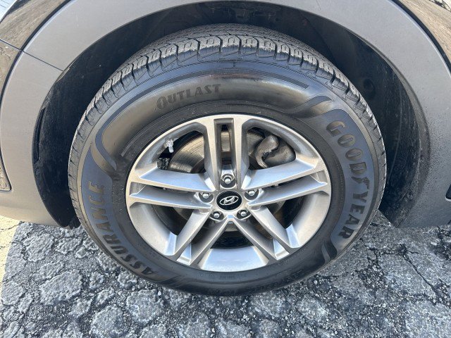 Used 2017 Hyundai Santa Fe Sport w/ 2.4L Value Package 06 image 18