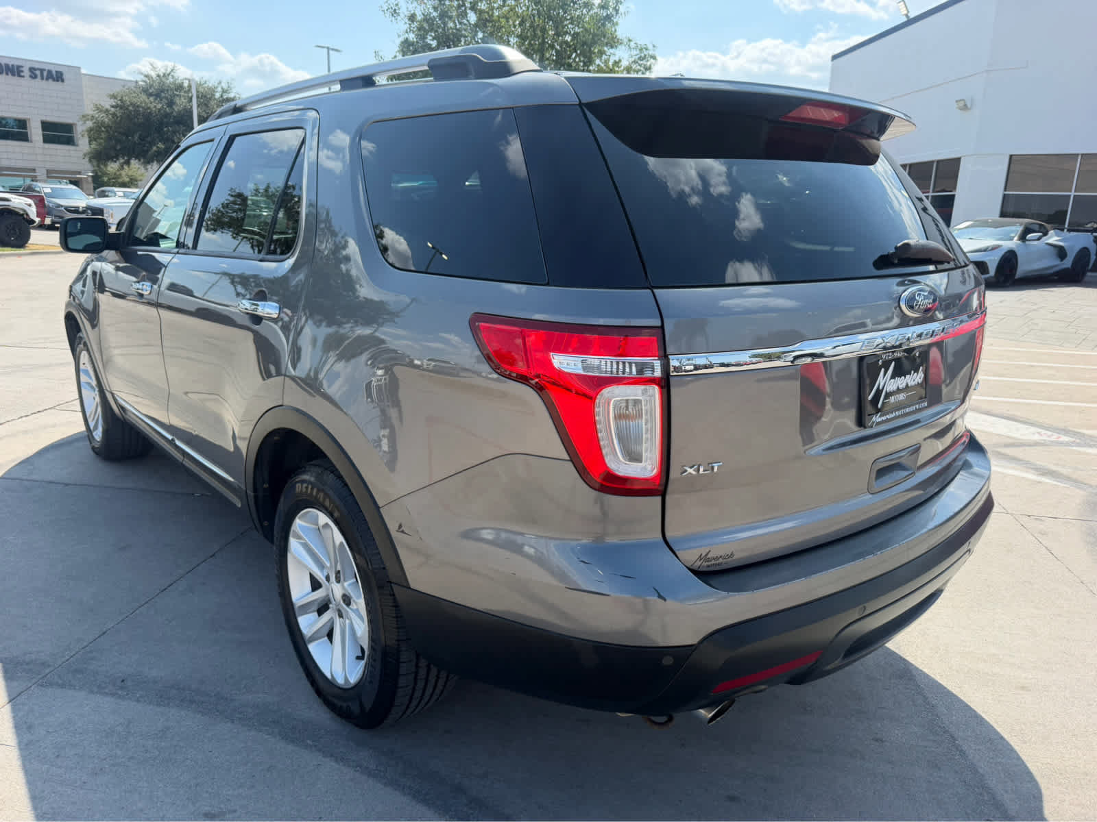Used 2012 Ford Explorer XLT AWD/4WD image 2