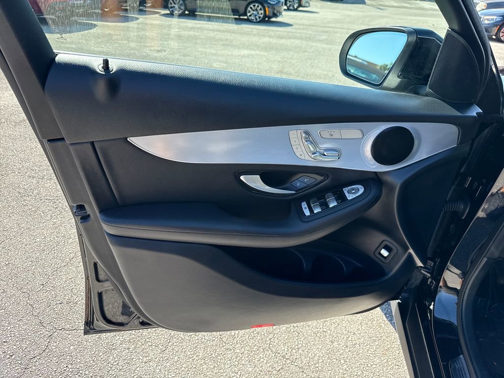 Used 2020 Mercedes-Benz GLC 300 image 12