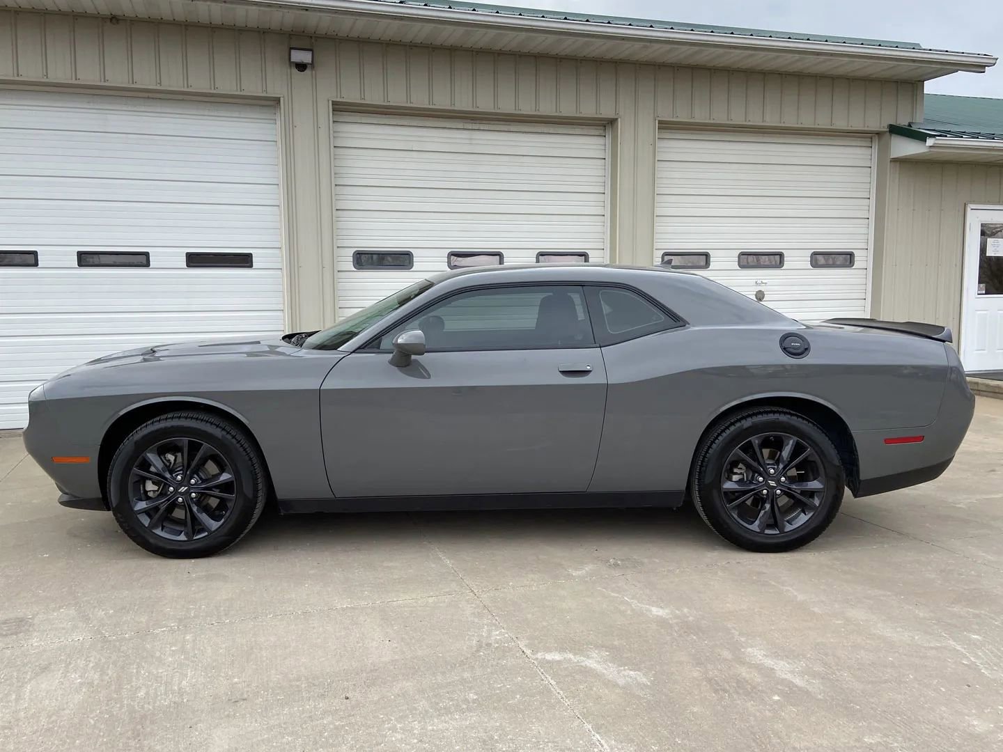 Used 2023 Dodge Challenger SXT w/ Blacktop Package image 4