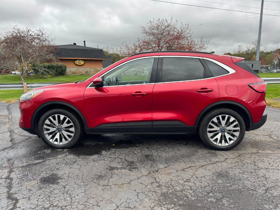 Used 2020 Ford Escape Titanium AWD/4WD image 2