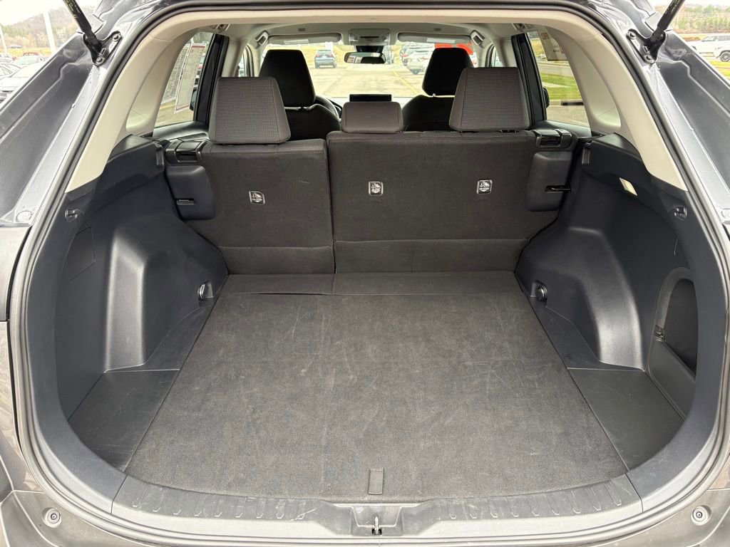 Certified 2025 Toyota RAV4 LE AWD/4WD image 6