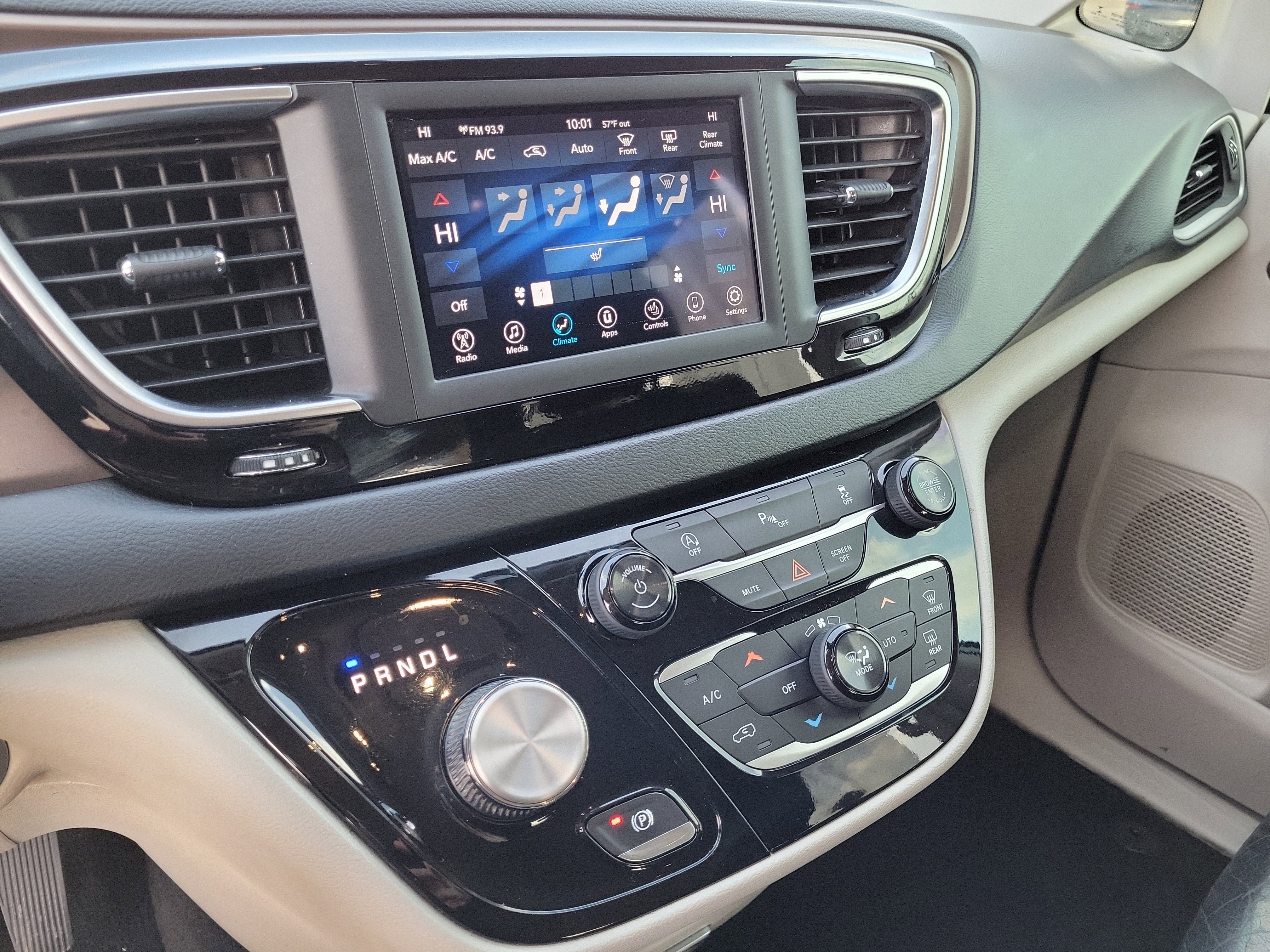 Used 2018 Chrysler Pacifica Touring-L image 29