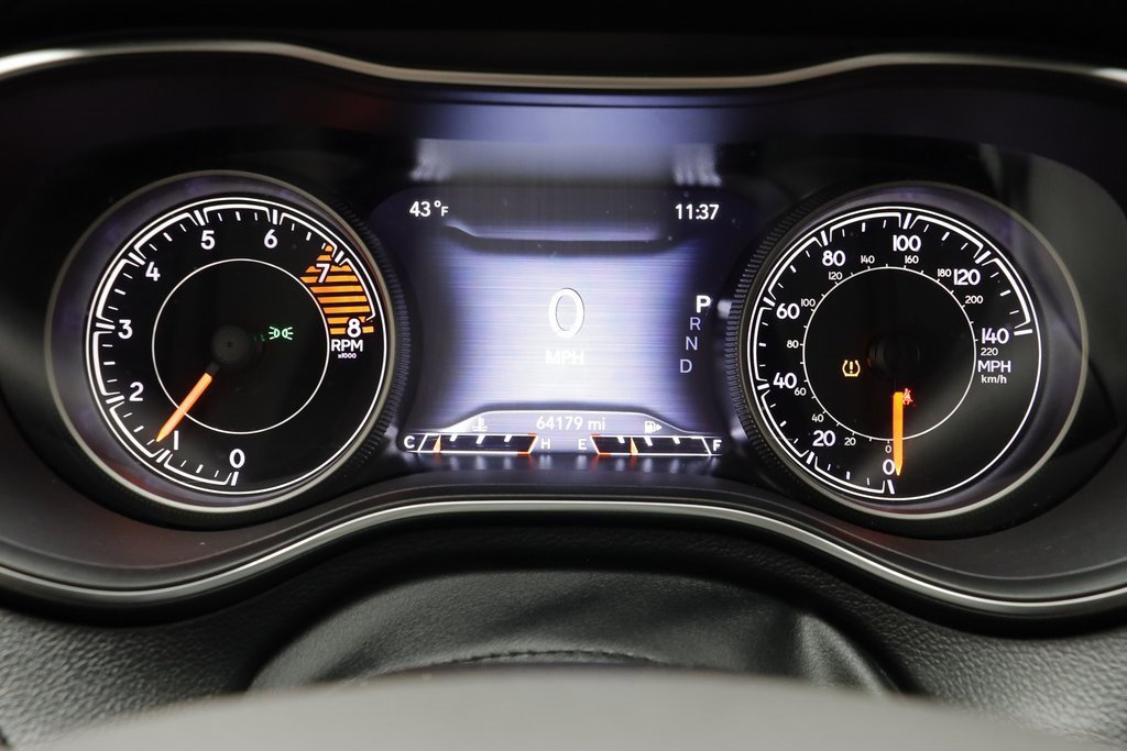 Used 2019 Jeep Cherokee Trailhawk w/ Cold Weather Group image 8