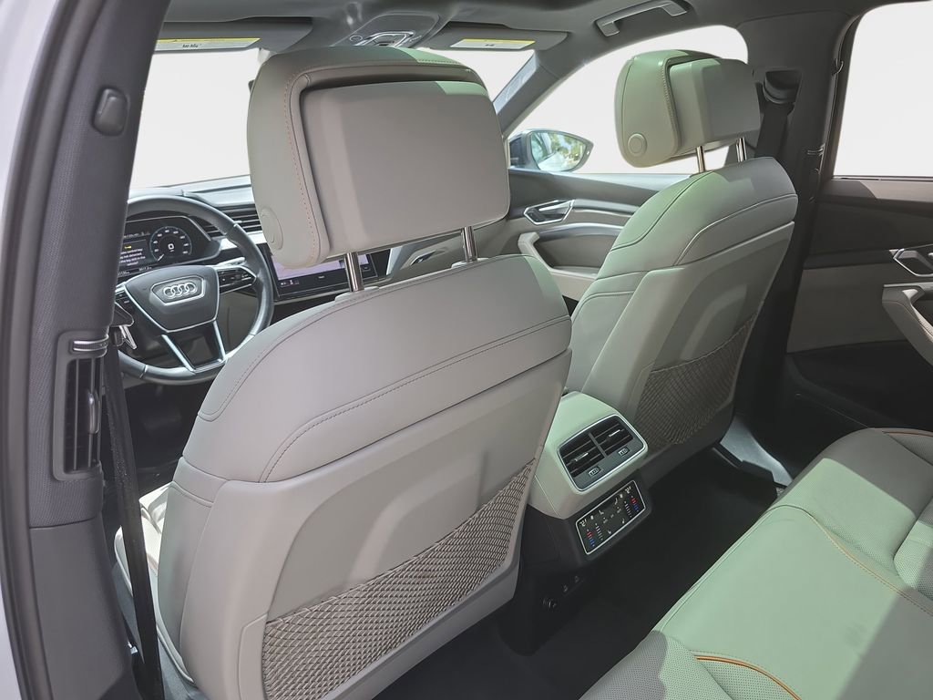 Used 2023 Audi e-tron Chronos w/ Chronos Package image 12