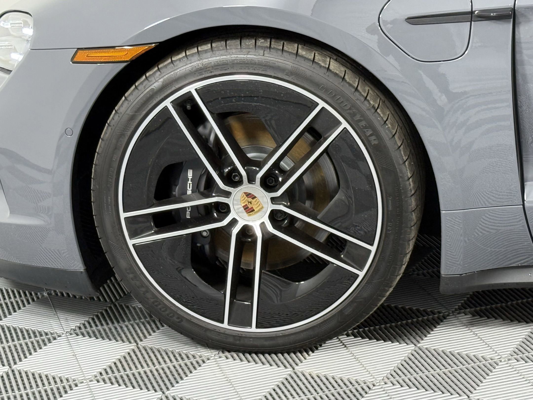 New 2025 Porsche Taycan image 12