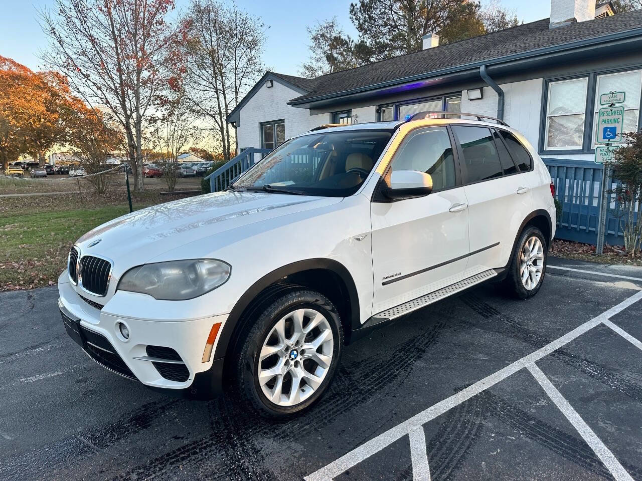 Used 2012 BMW X5 xDrive35i image 4