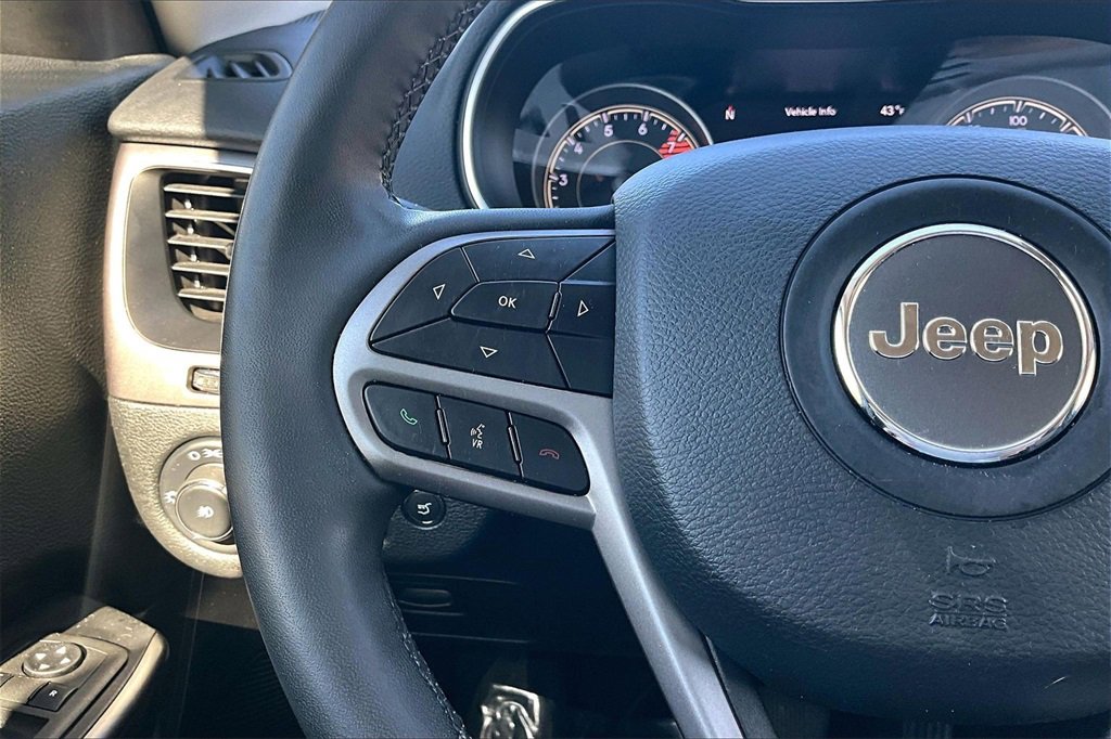 Used 2022 Jeep Cherokee Latitude Lux image 18