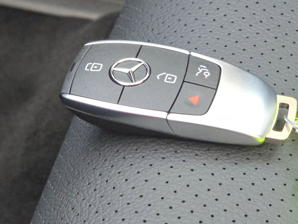 New 2026 Mercedes-Benz GLS 450 4MATIC image 39