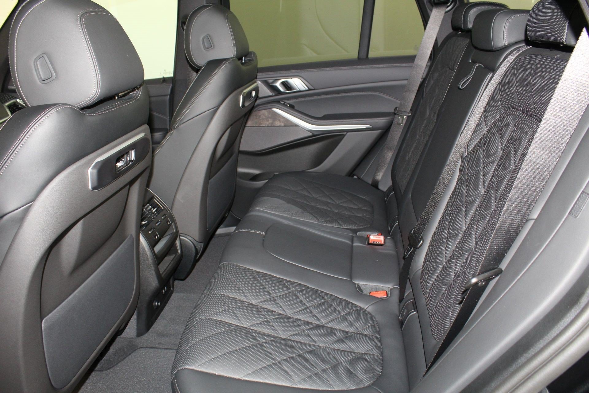 Used 2026 BMW X5 xDrive40i w/ Premium Package AWD/4WD image 13