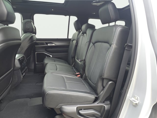 New 2026 Jeep Grand Wagoneer Limited AWD/4WD image 28