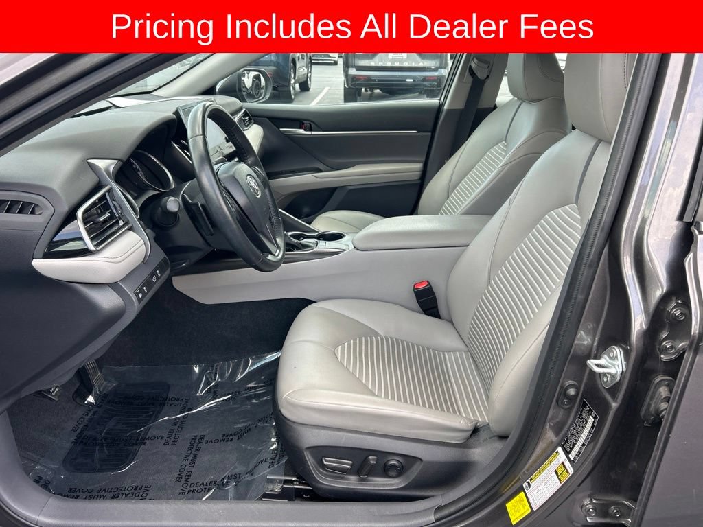 Used 2022 Toyota Camry SE FWD image 2