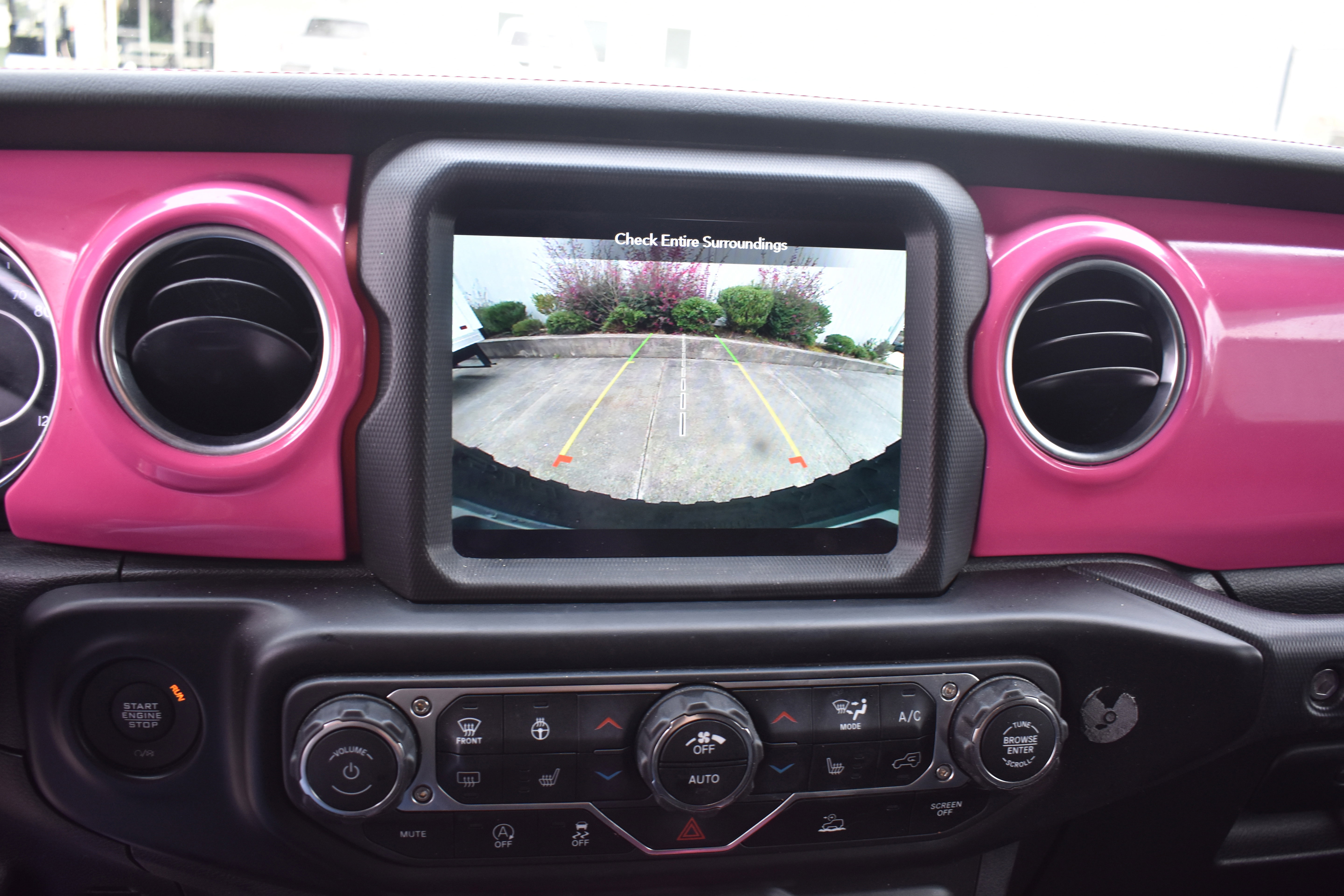 Used 2022 Jeep Wrangler Unlimited Rubicon w/ Cold Weather Group image 18