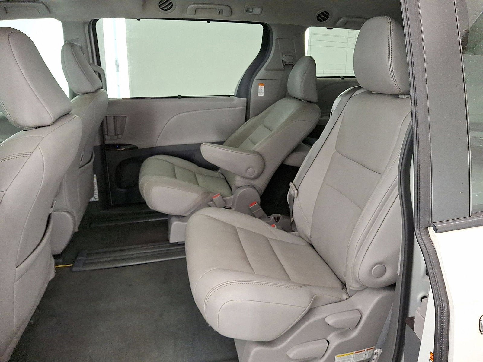 Certified 2019 Toyota Sienna XLE w/ XLE Navigation Package FWD image 20