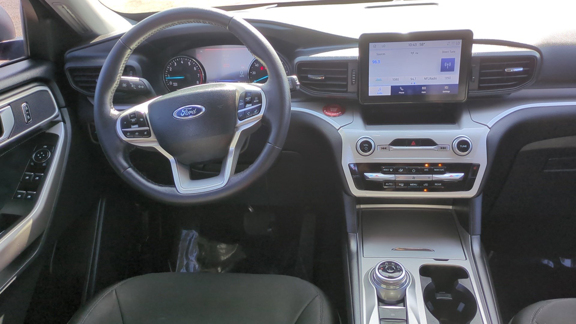 Used 2023 Ford Explorer XLT image 27