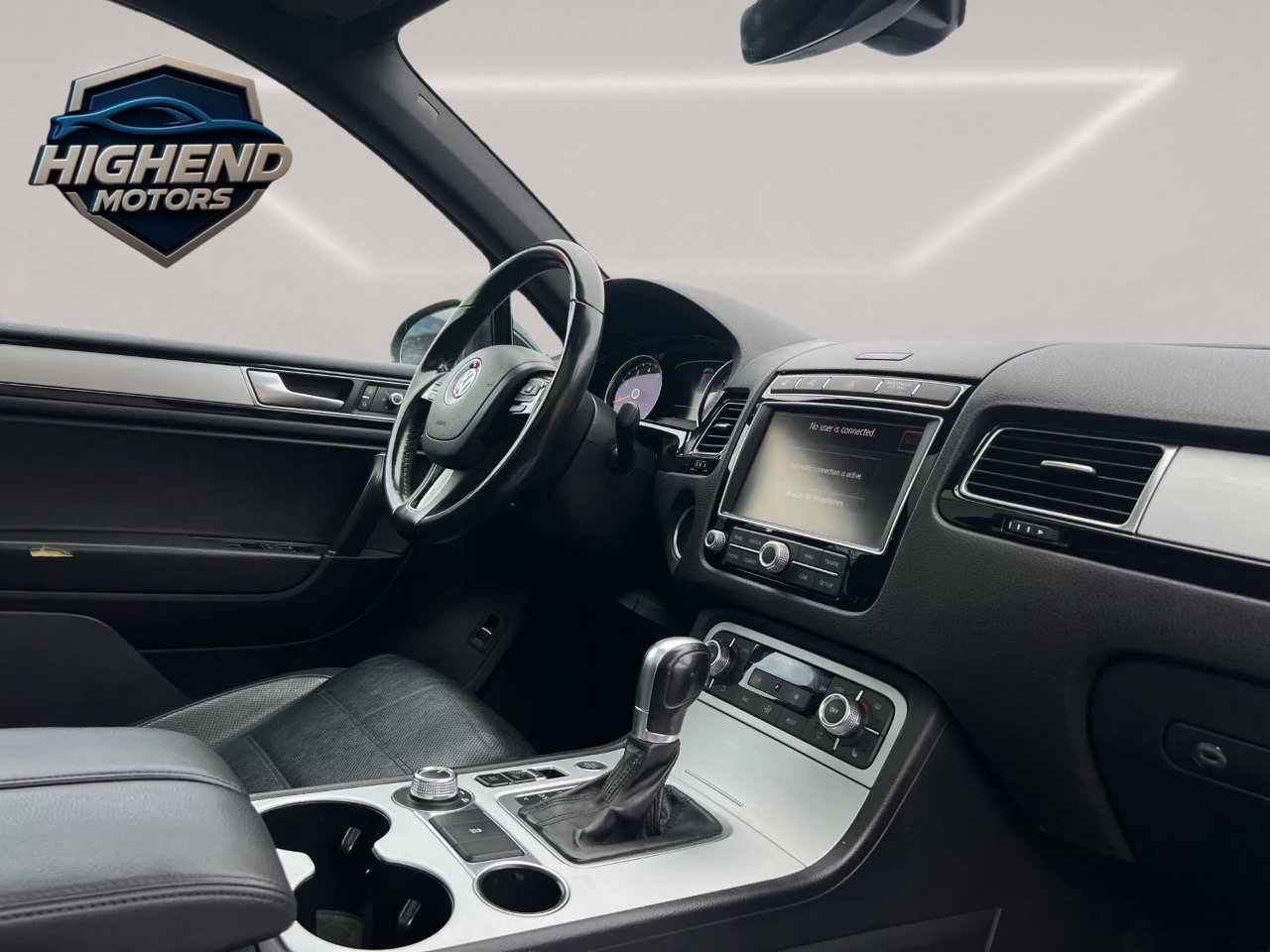 Used 2017 Volkswagen Touareg Wolfsburg Edition image 19