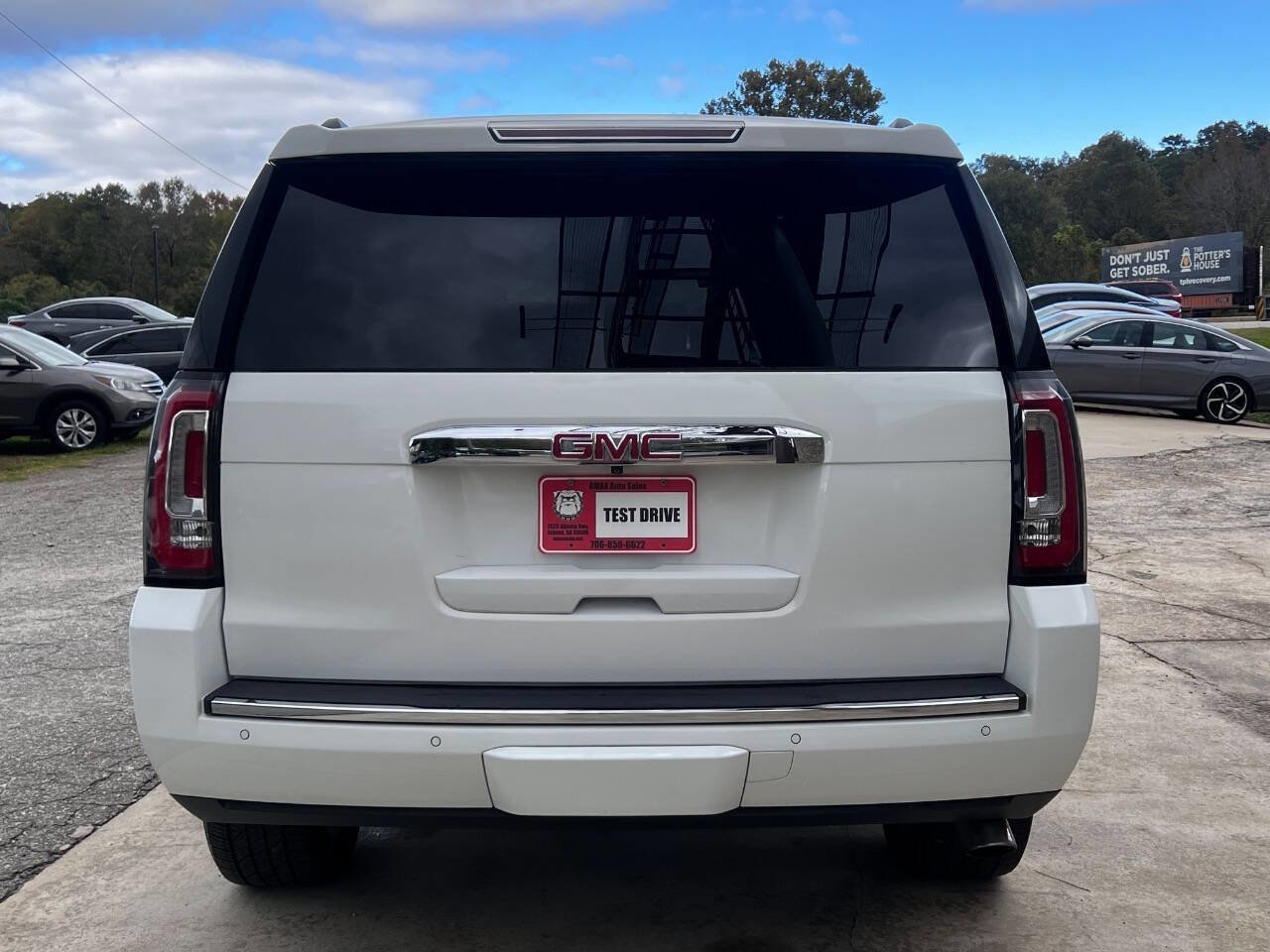 Used 2015 GMC Yukon Denali w/ Premium Package image 5
