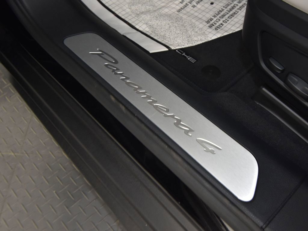 Used 2025 Porsche Panamera 4 image 17