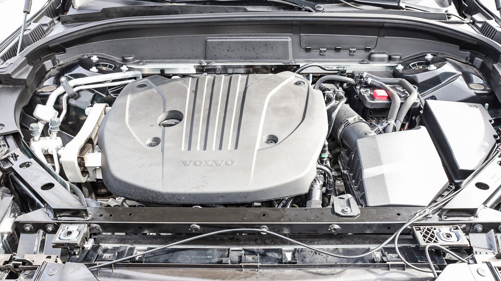 Used 2025 Volvo XC60 B5 Plus image 28