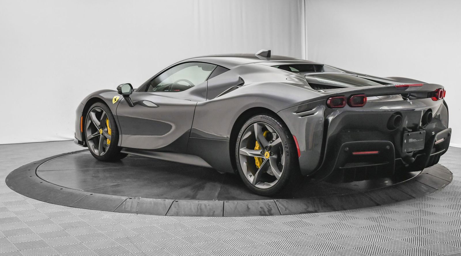 Used 2022 Ferrari SF90 Stradale image 6