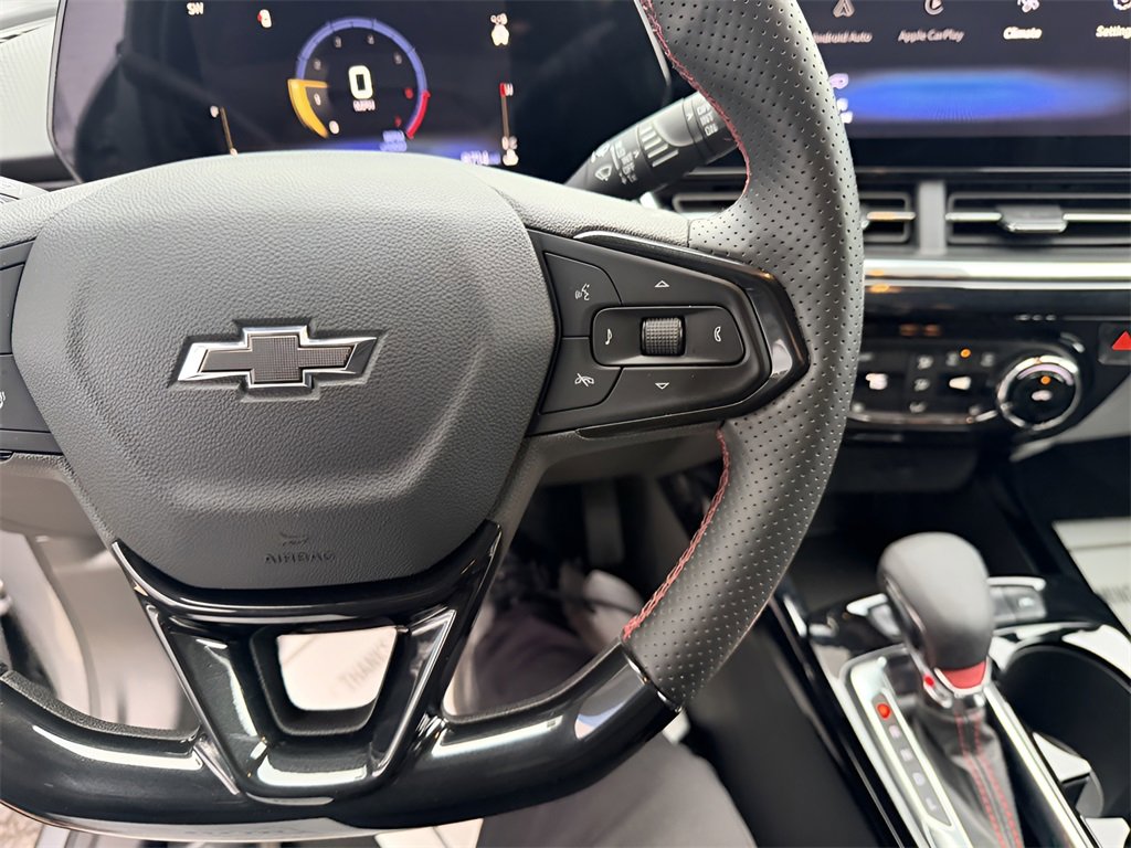 Used 2025 Chevrolet Trax RS w/ Driver Confidence Package image 25