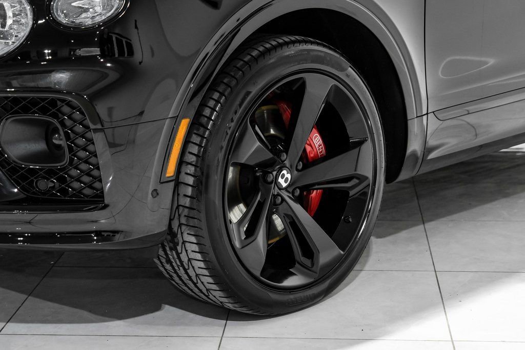 Used 2023 Bentley Bentayga image 65