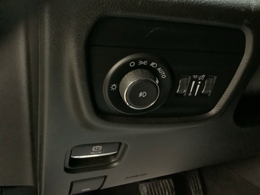 Used 2023 Jeep Grand Cherokee L Overland w/ Advanced Protech Group III image 25