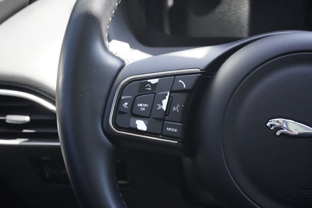 Used 2017 Jaguar F-PACE Prestige AWD/4WD image 11