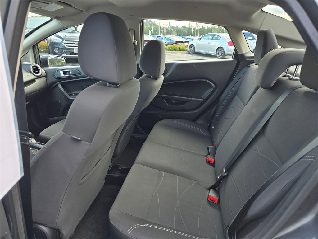 Used 2015 Ford Fiesta SE image 10