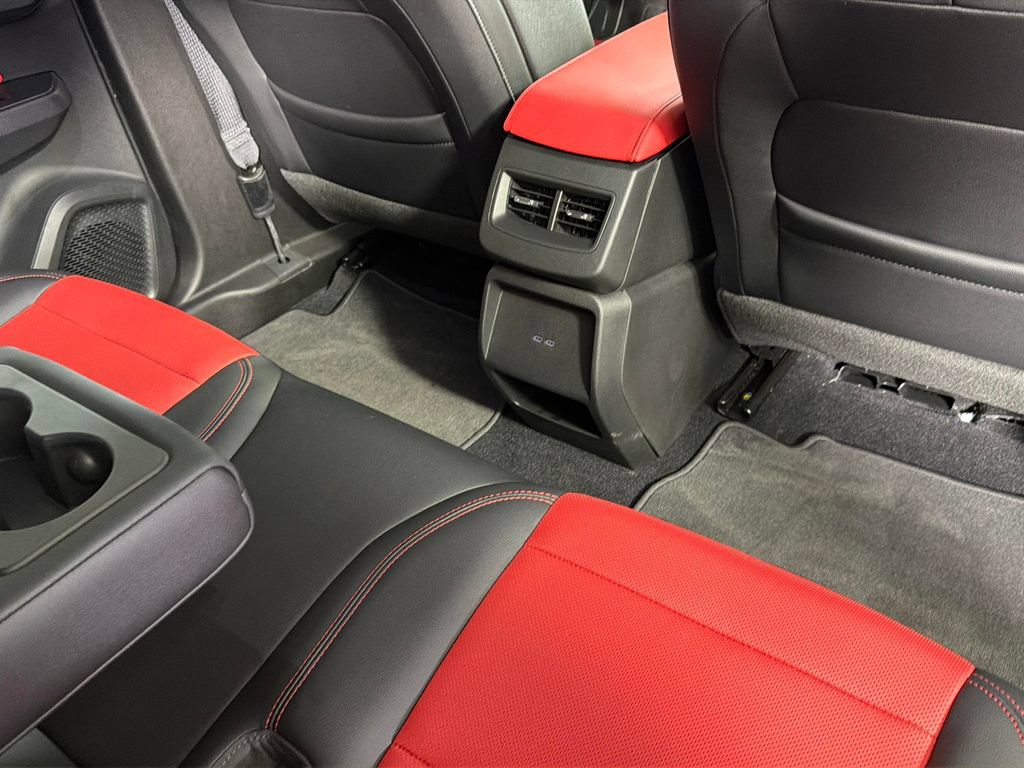 Certified 2025 Chevrolet Equinox EV RS FWD image 33
