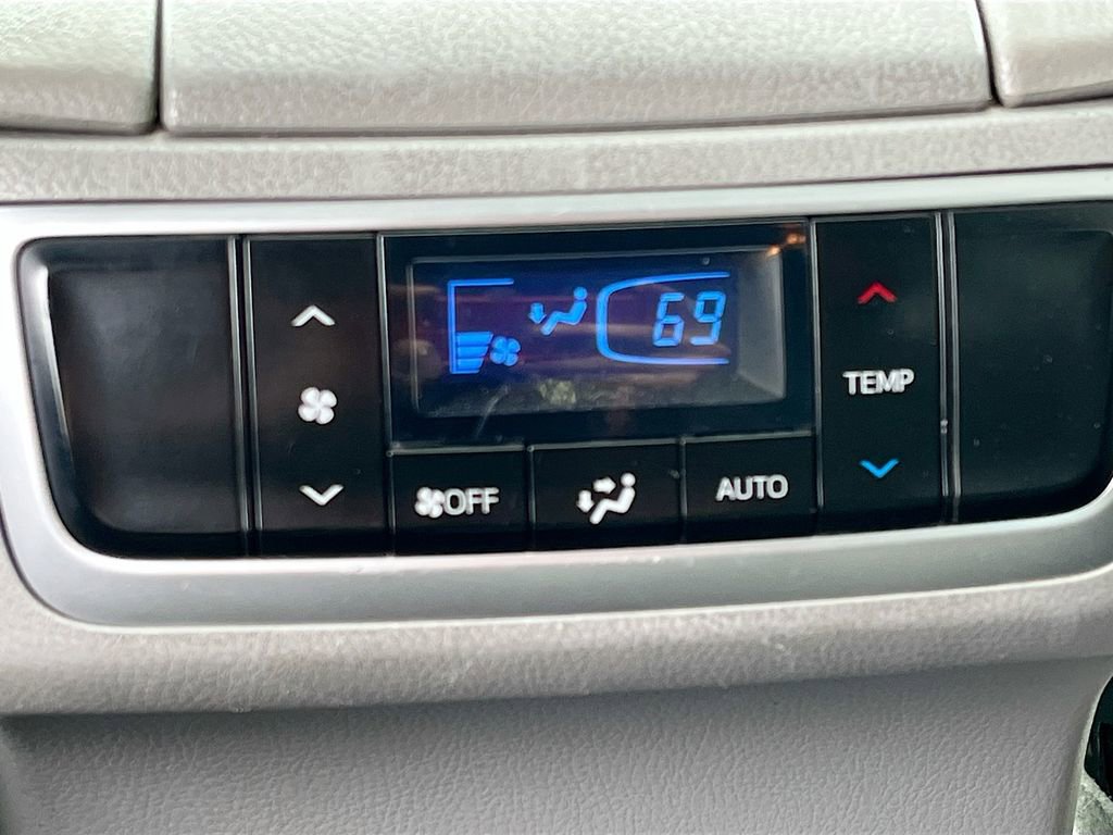 Used 2016 Toyota Highlander XLE image 26