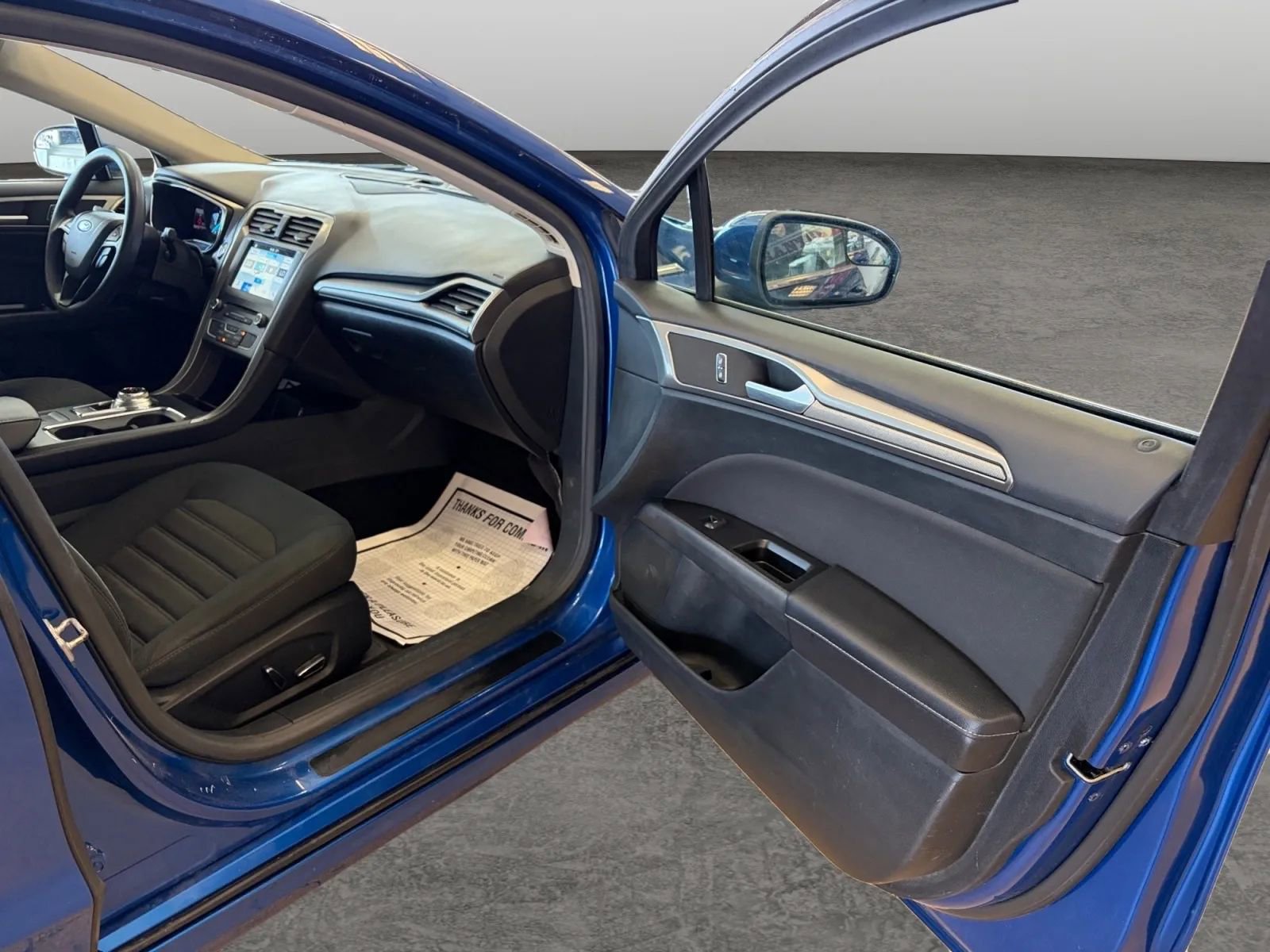 Used 2017 Ford Fusion SE w/ Fusion SE Technology Package image 51