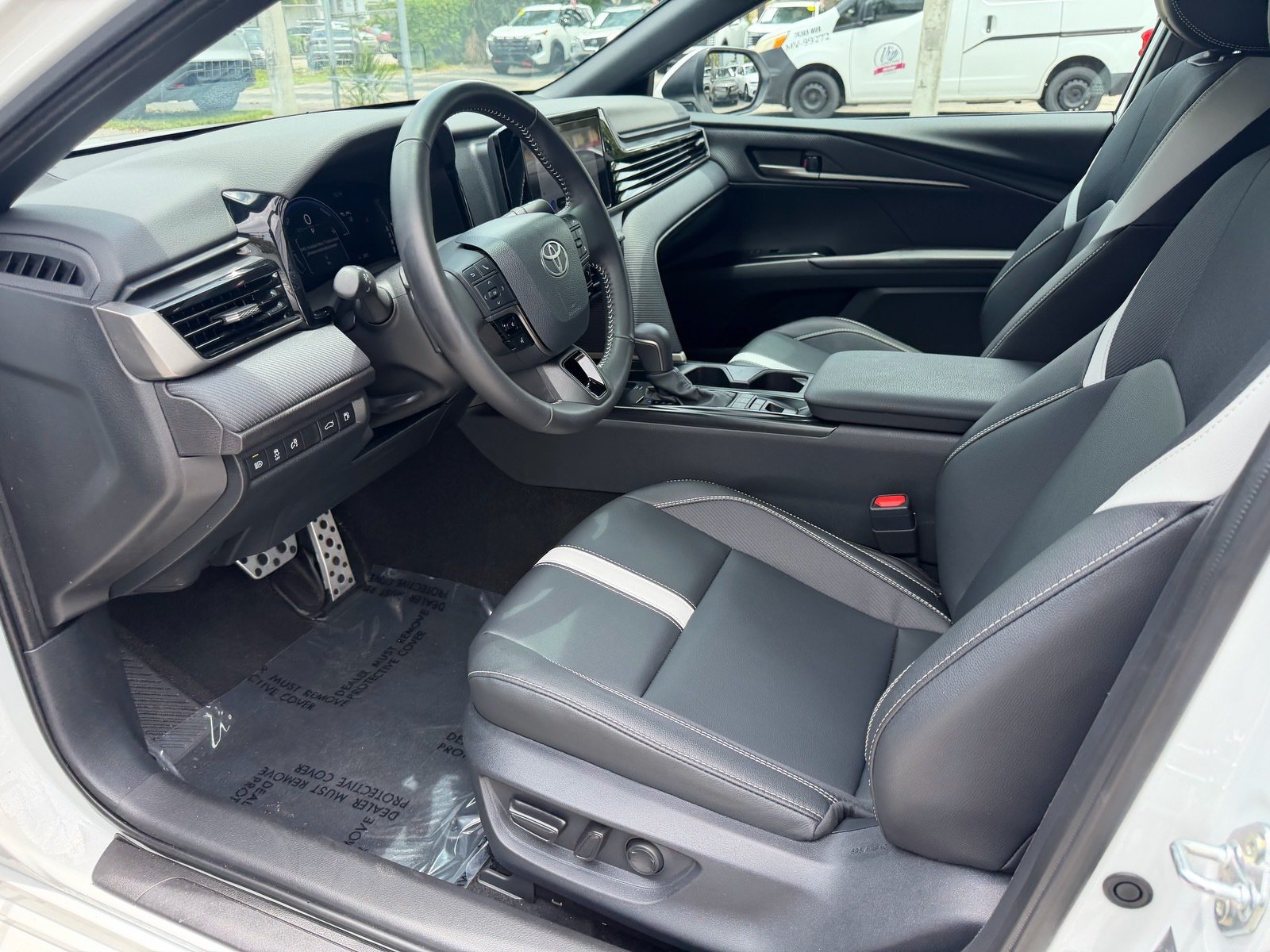 Used 2026 Toyota Camry SE FWD image 11