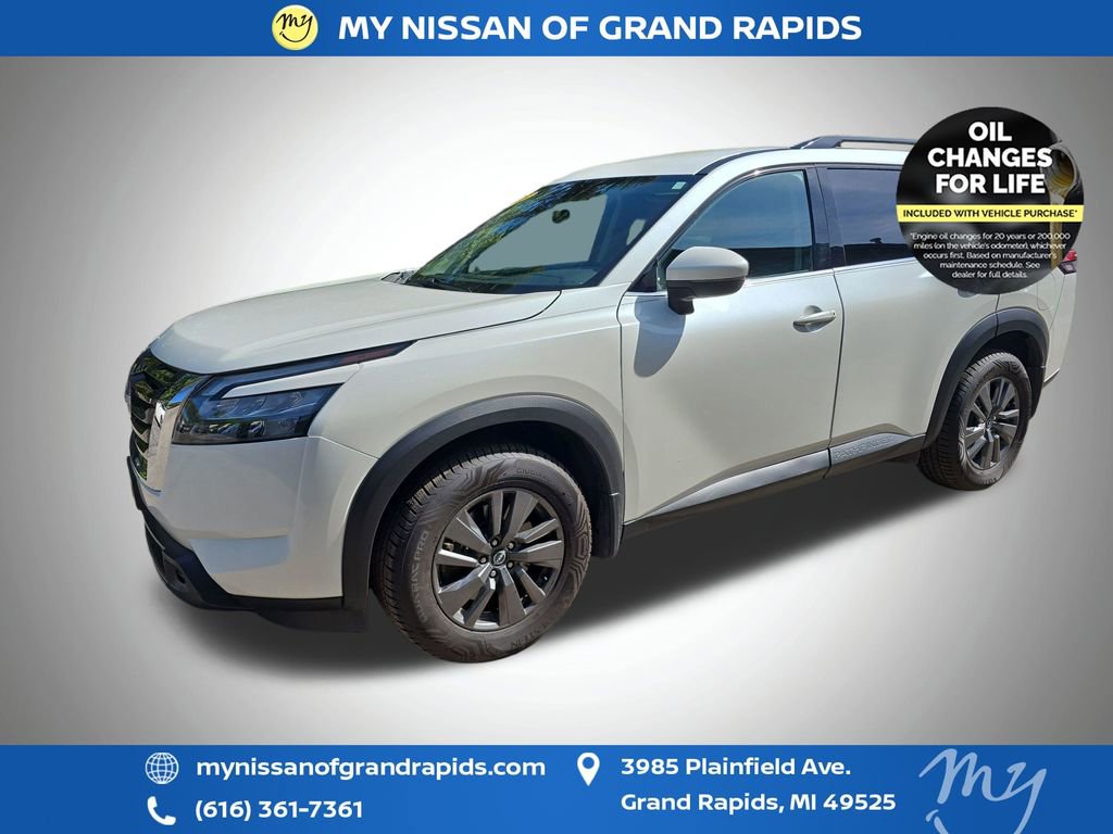 Used 2023 Nissan Pathfinder SV AWD/4WD image 4