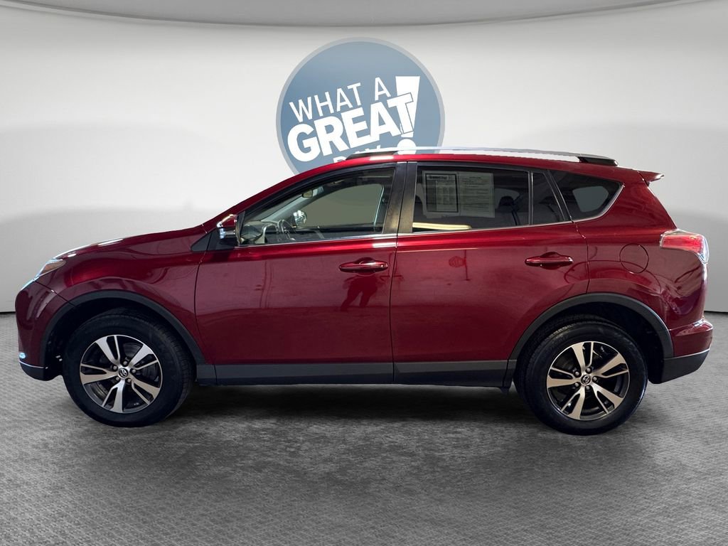 Used 2018 Toyota RAV4 XLE w/ Plus Extra Value Package AWD/4WD image 7