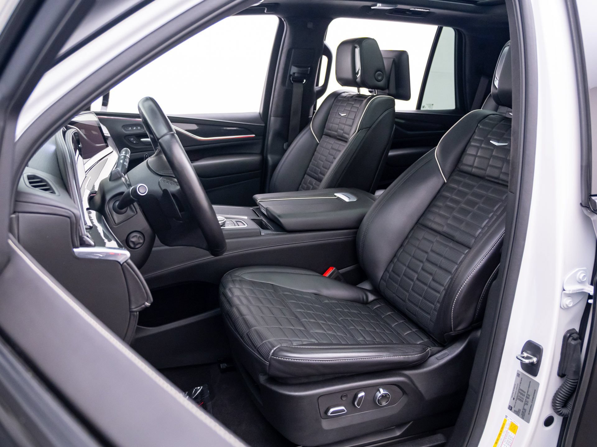 Certified 2023 Cadillac Escalade Sport Platinum w/ LPO, ONYX Package AWD/4WD image 19