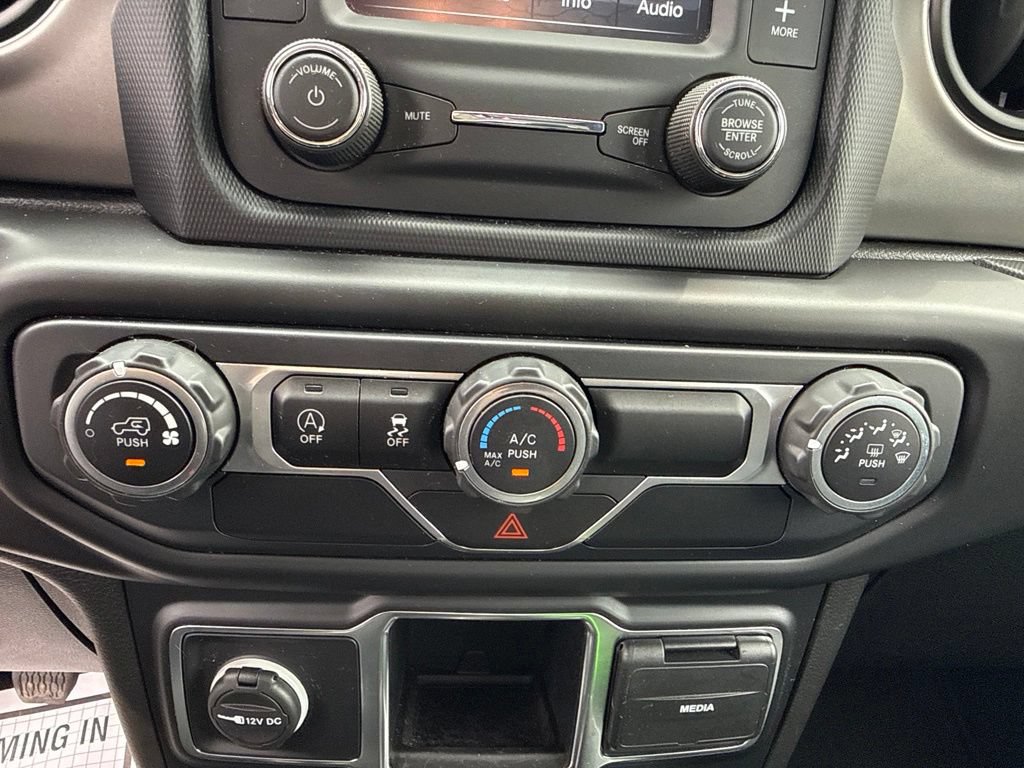 Used 2019 Jeep Wrangler Sport AWD/4WD image 23