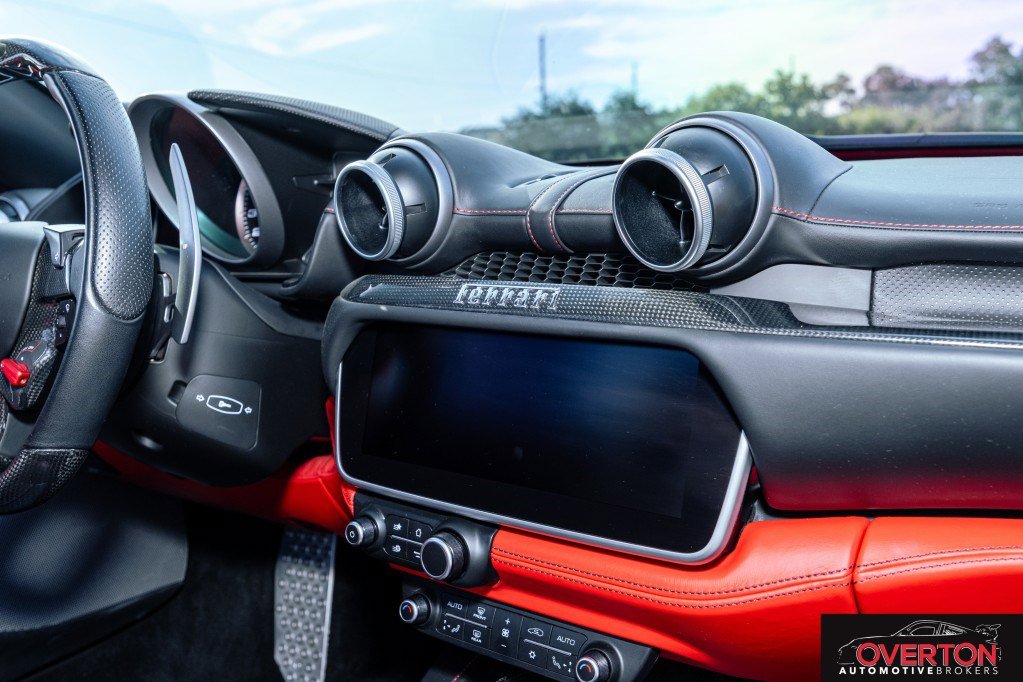 Used 2020 Ferrari Portofino RWD image 35
