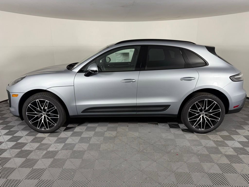 New 2026 Porsche Macan image 2