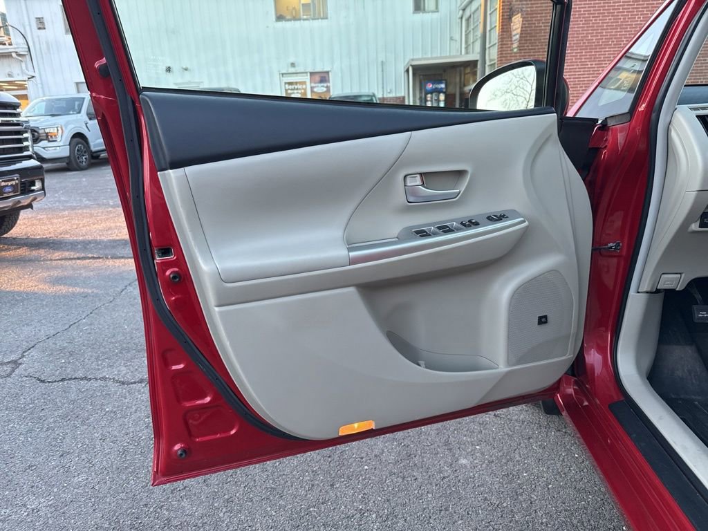 Used 2012 Toyota Prius V Two image 11