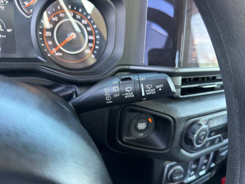Used 2025 Jeep Wrangler Sport image 17