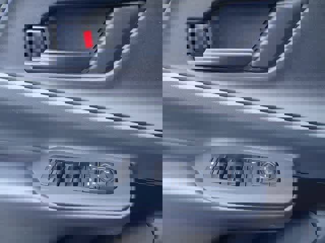 Used 2024 Toyota Prius LE image 13