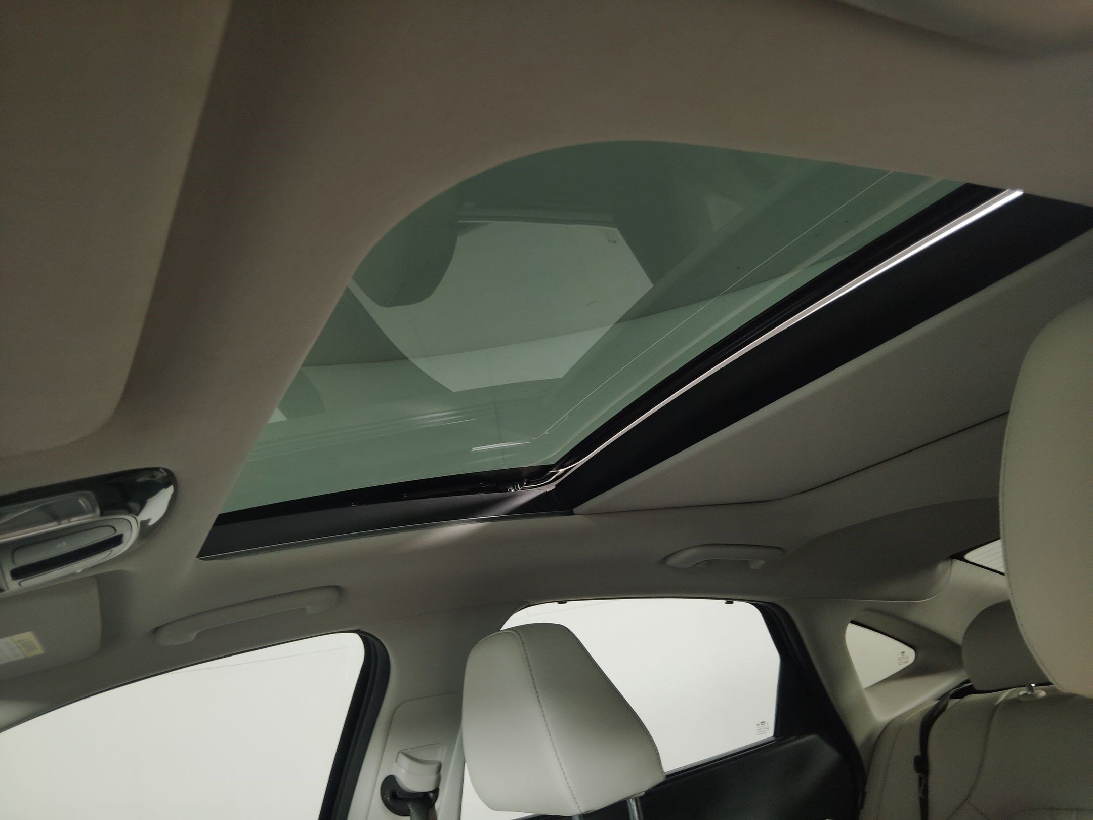 Used 2023 Hyundai Sonata Limited w/ Cargo Package image 16